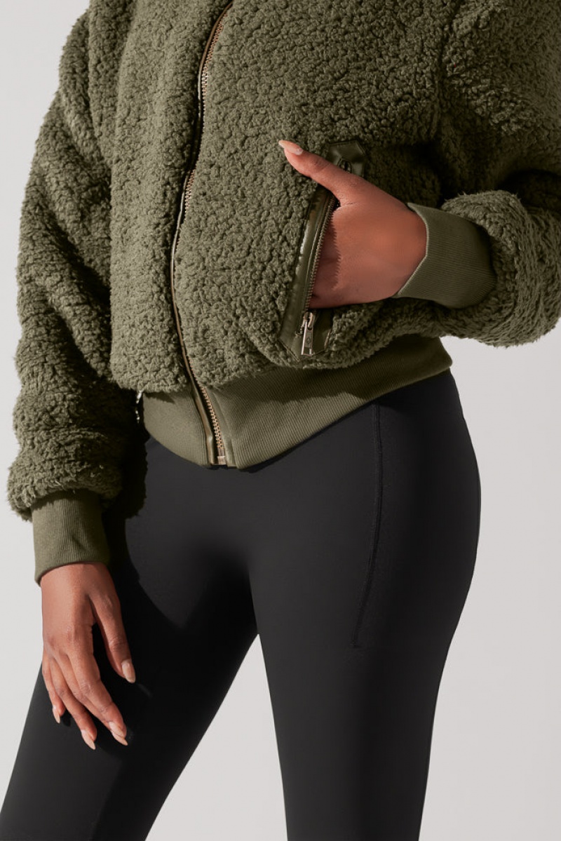 POPFLEX The Kinsley Bomber Jacket in Faux Sherpa Olivy Zelené | AFTS72941