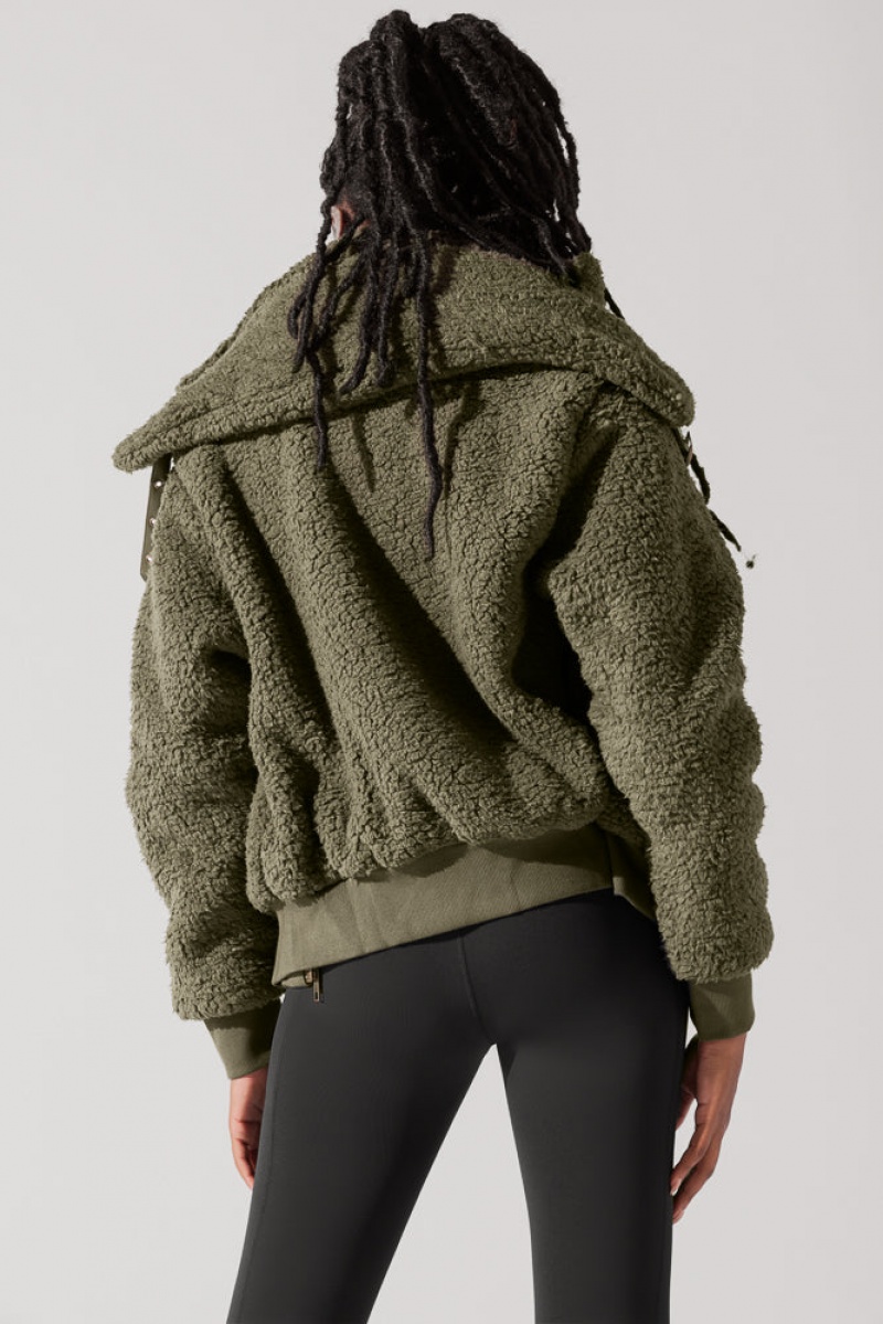 POPFLEX The Kinsley Bomber Jacket in Faux Sherpa Olivy Zelené | AFTS72941